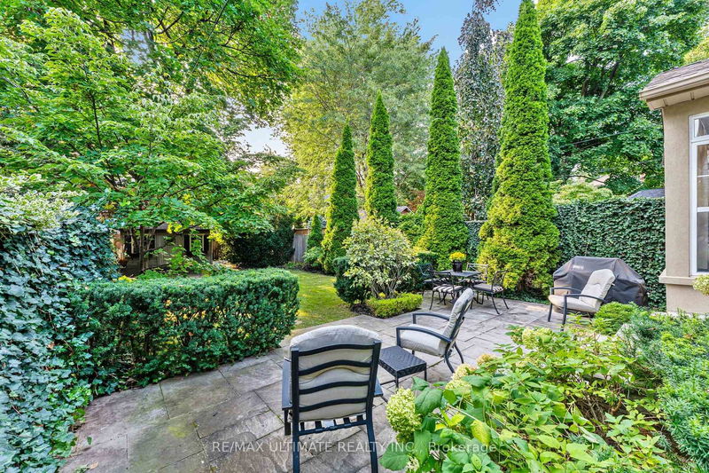 242 Bessborough Dr  Toronto, M4G 3K3 | Image 36