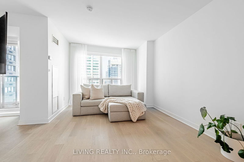  2315 - 8 Park Rd  Toronto, M4W 3S5 | Image 14