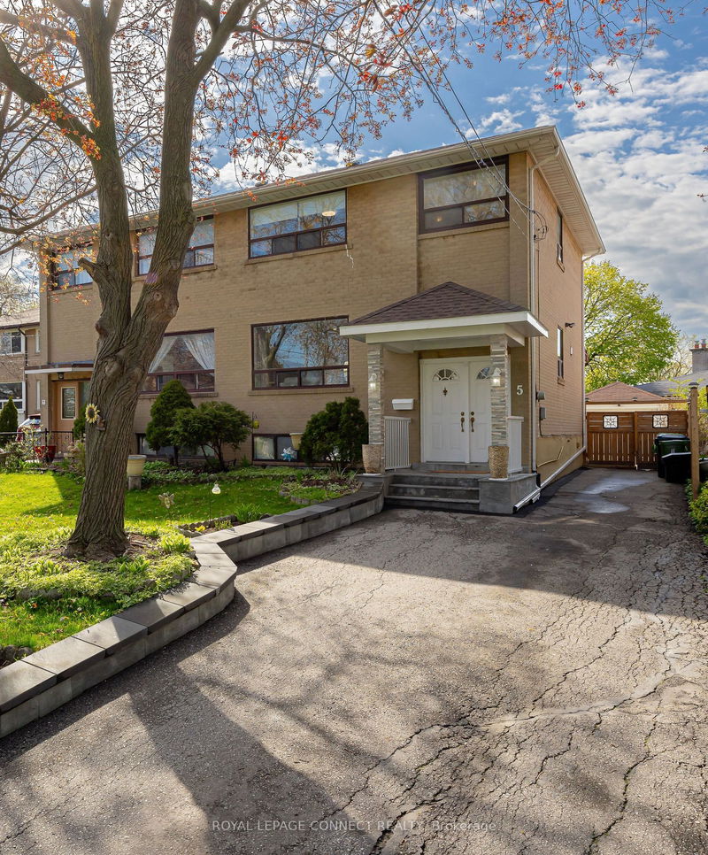 5 Ailsa Craig Crt  Toronto, M2R 2B9 | Image 2