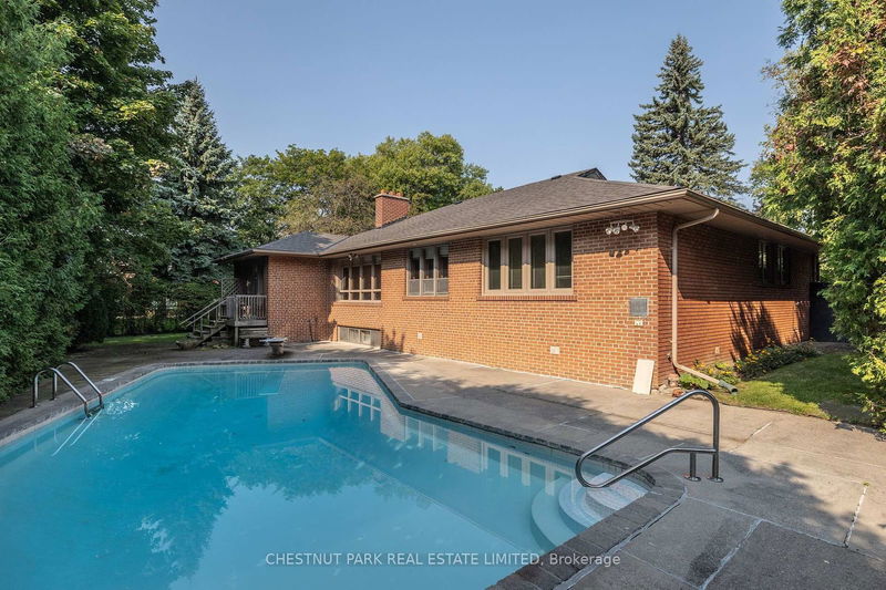 14 Rollscourt Dr  Toronto, M2L 1X5 | Image 10