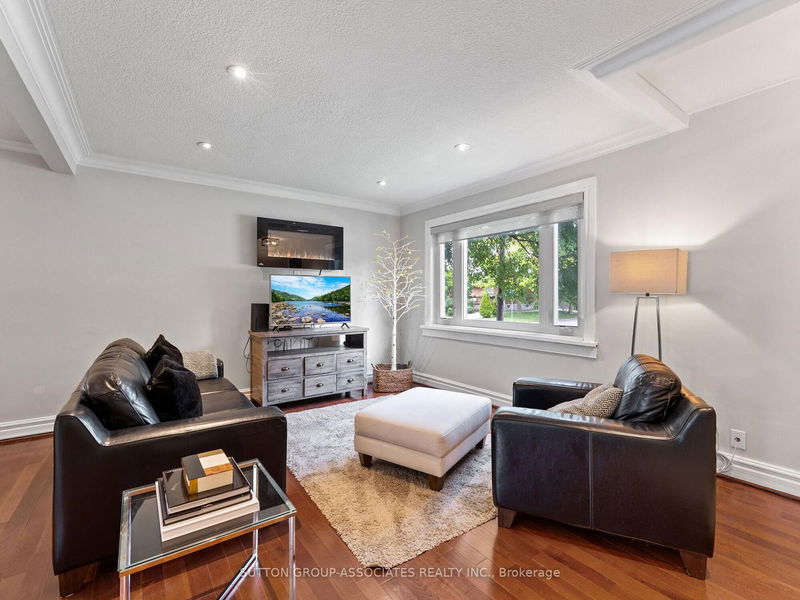 397 Horsham Ave  Toronto, M2R 1H1 | Image 4