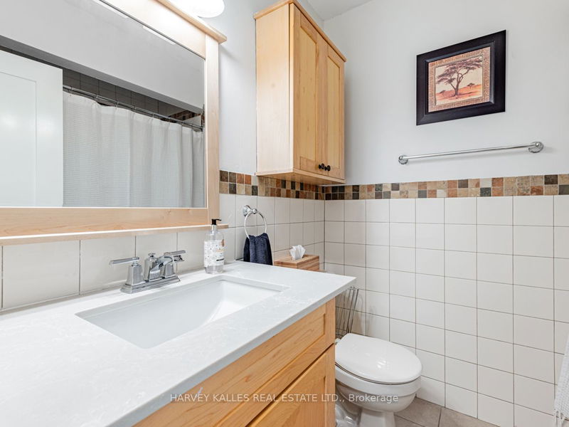 233 Woodsworth Rd  Toronto, M2L 2T5 | Image 15