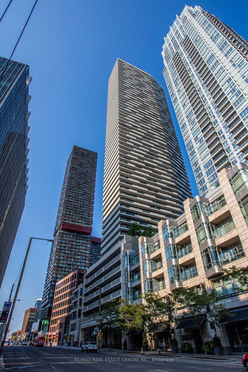 2221 Yonge St #1910, Toronto, Ontario (MLS C9351779)