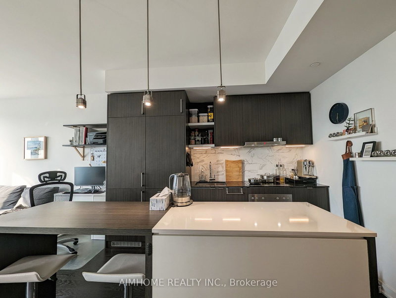 6103 - 100 Harbour St, Toronto, M5J 0B5 | Image 3