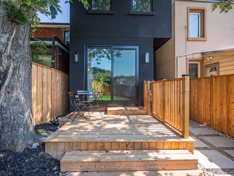 388 St Clarens Ave  Toronto, M6H 3W3 | Image 34