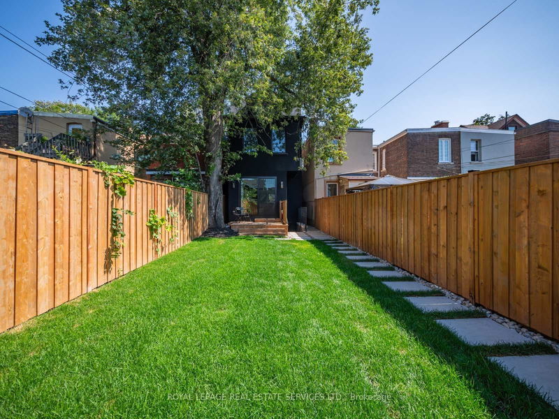 388 St Clarens Ave  Toronto, M6H 3W3 | Image 35