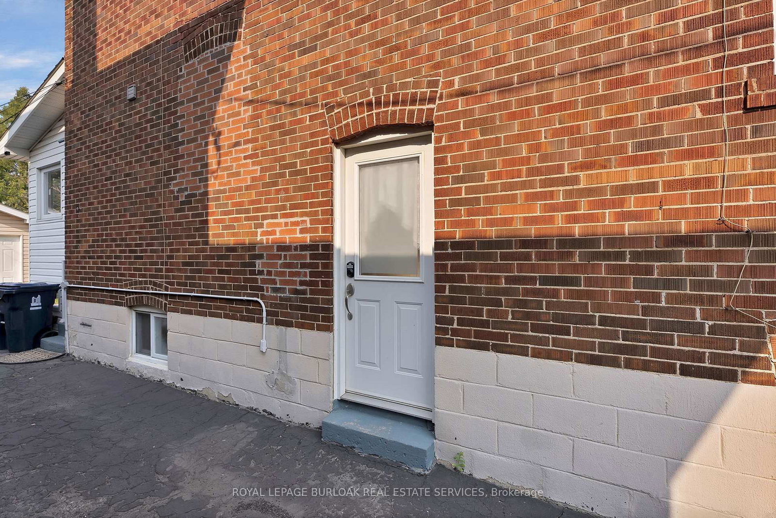 Listing Image 40