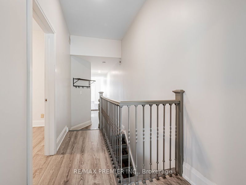 102 Bellevue Ave  Toronto, M5T 2N9 | Image 17