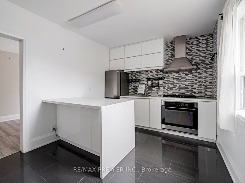 102 Bellevue Ave  Toronto, M5T 2N9 | Image 27