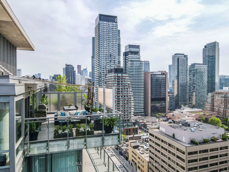  PH2 - 22 Wellesley St E Toronto, M4Y 1G3 | Image 31