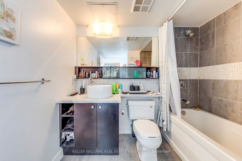  4512 - 11 Brunel Crt  Toronto, M5V 3Y3 | Image 24