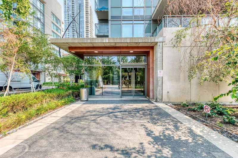  4512 - 11 Brunel Crt  Toronto, M5V 3Y3 | Image 3