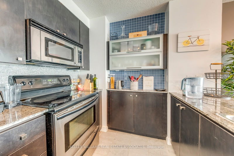  4512 - 11 Brunel Crt  Toronto, M5V 3Y3 | Image 8