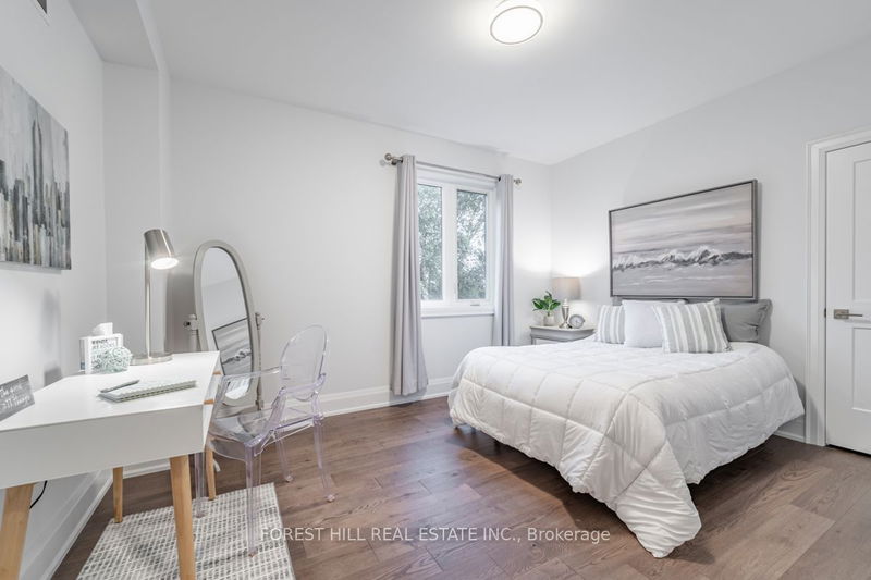 611 Northcliffe Blvd  Toronto, M6E 3L8 | Image 18