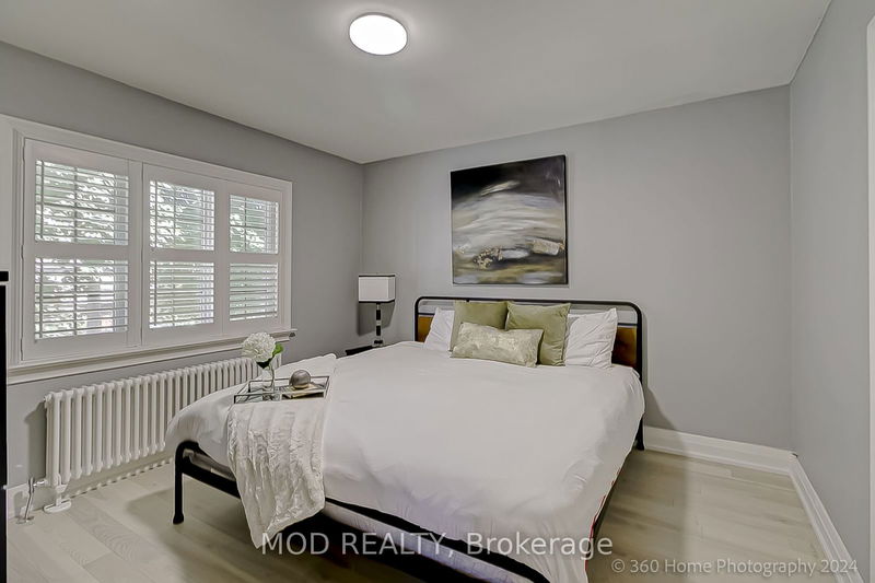 272 Rumsey Rd  Toronto, M4G 1P9 | Image 11