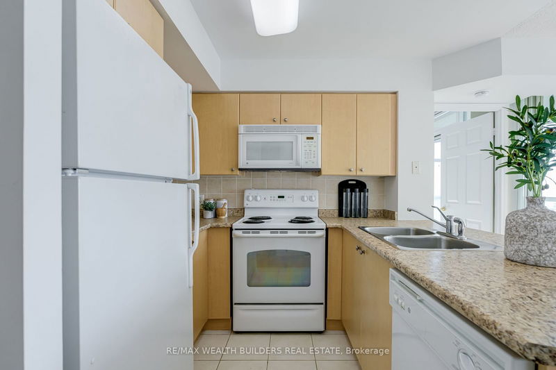  3001 - 30 Grand Trunk Cres  Toronto, M5J 3A4 | Image 13