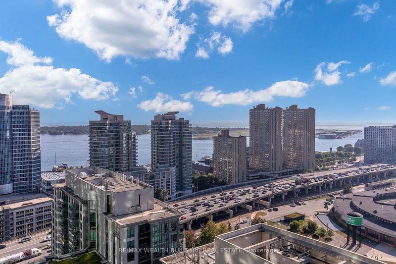  3001 - 30 Grand Trunk Cres  Toronto, M5J 3A4 | Image 19