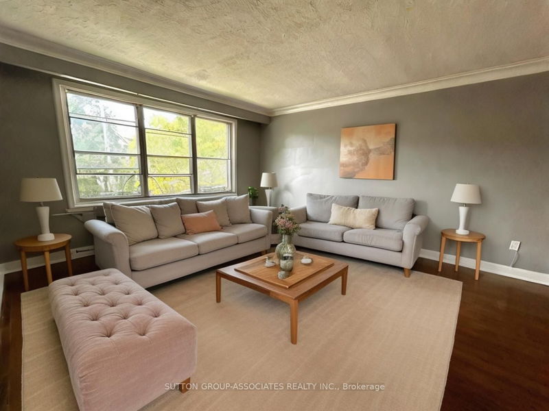 home for lease on 3-131 Kenwood Avenue