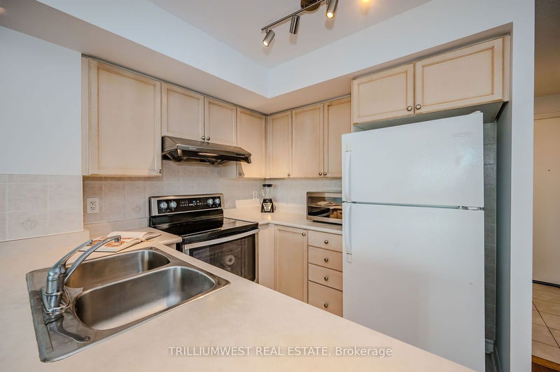  2111 - 17 Barberry Pl  Toronto, M2K 3E2 | Image 7