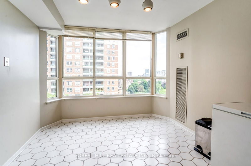  903 - 130 Carlton St  Toronto, M5A 4K3 | Image 15