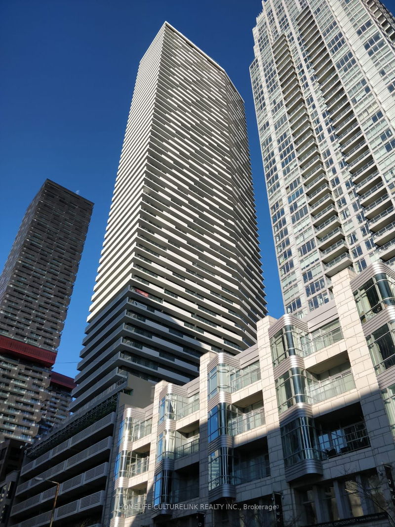 home for lease on 2701-2221 Yonge Street