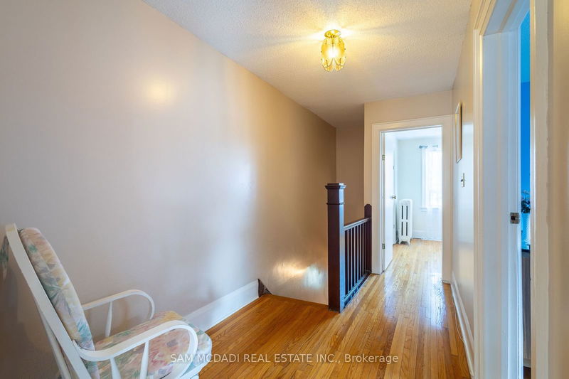 25 Sylvan Ave  Toronto, M6H 1G2 | Image 11