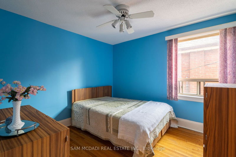 25 Sylvan Ave  Toronto, M6H 1G2 | Image 14