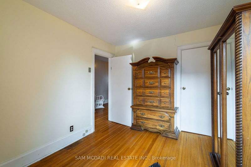 25 Sylvan Ave  Toronto, M6H 1G2 | Image 17