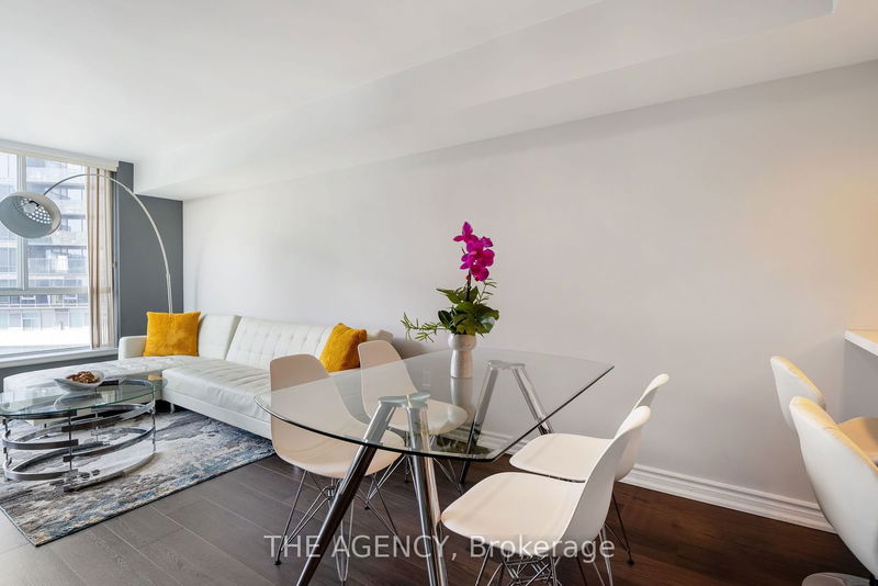  3301 - 38 Elm St  Toronto, M5G 2K5 | Image 2