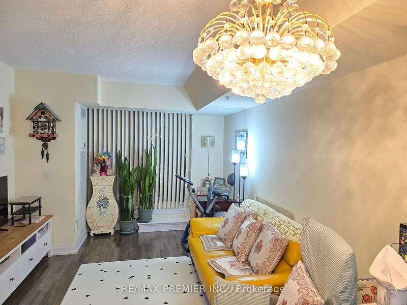  709 W - 565 Wilson Ave  Toronto, M3H 0C6 | Image 2