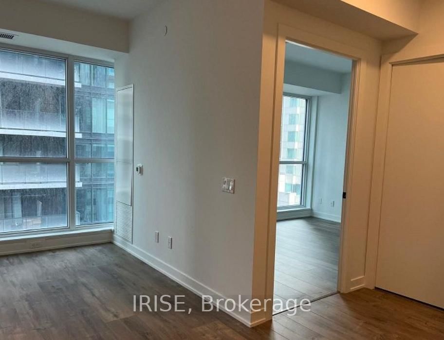 327 King Street W, Unit 1404 - Photo 3