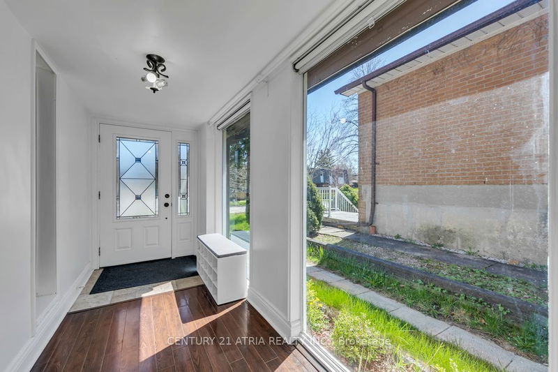 143 Silas Hill Dr  Toronto, M2J 2X8 | Image 3