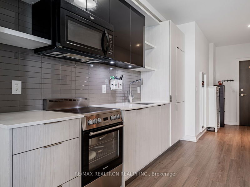  616 - 6 Parkwood Ave  Toronto, M4V 1V1 | Image 5