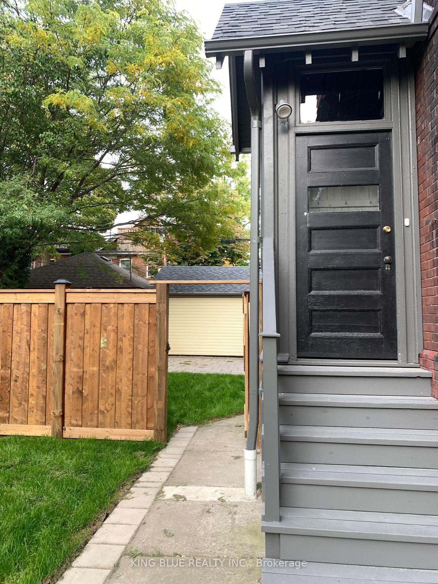 Semi-Detached House leased at Unit B-145 Madison Avenue, Toronto, Annex, M5R 2S6 - MLS: C9359303