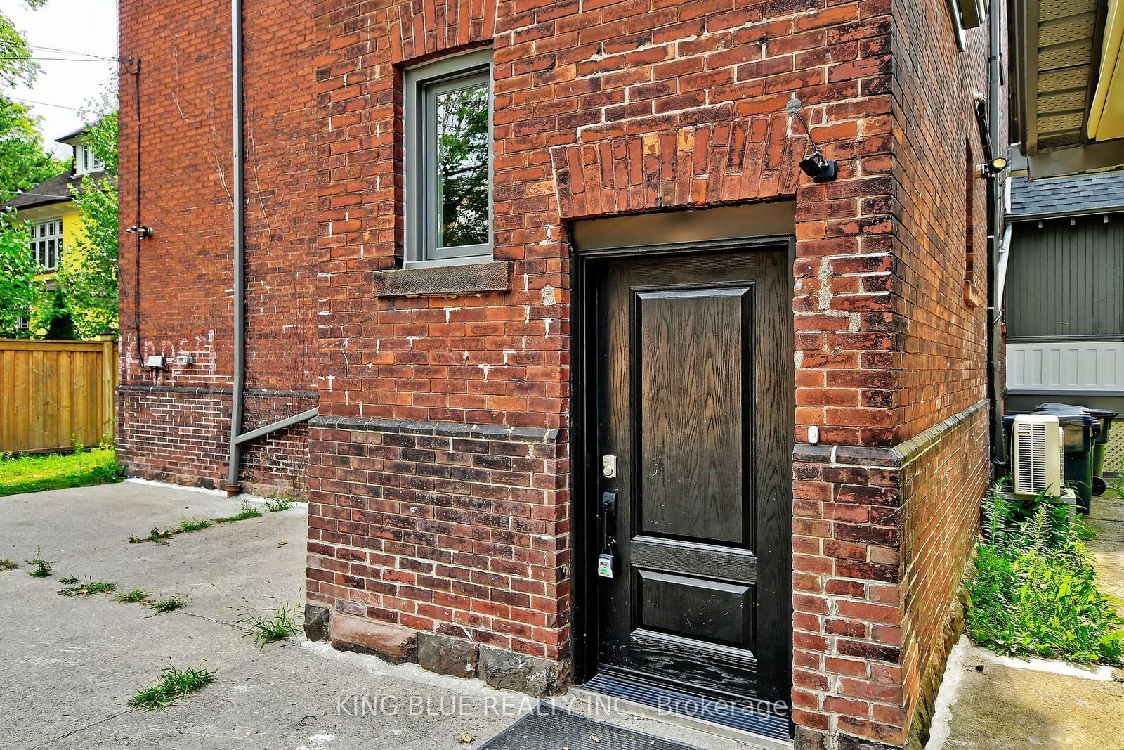Semi-Detached House leased at Unit B-145 Madison Avenue, Toronto, Annex, M5R 2S6 - MLS: C9359303