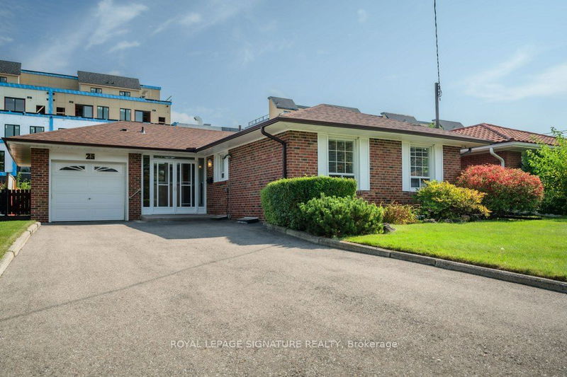 25 Wigmore Dr  Toronto, M4A 2E4 | Image 2