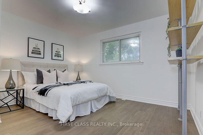 24 Skelmore Cres  Toronto, M3A 2G8 | Image 14