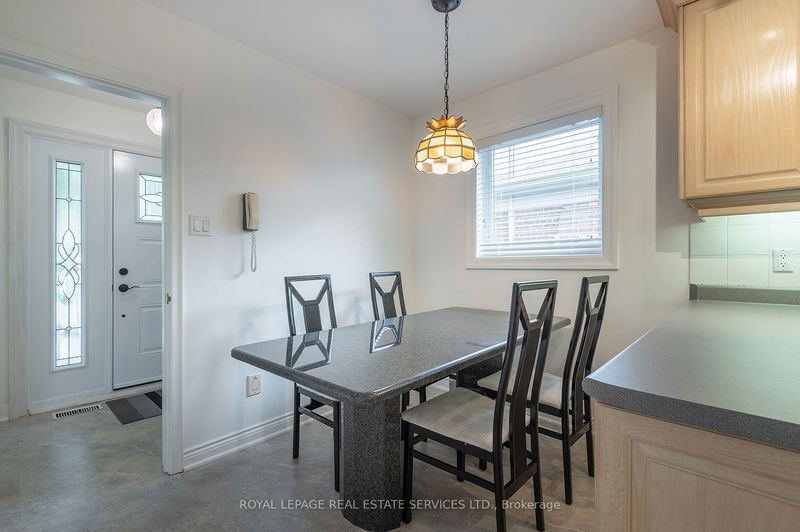 173 Betty Ann Dr  Toronto, M2N 1X5 | Image 14