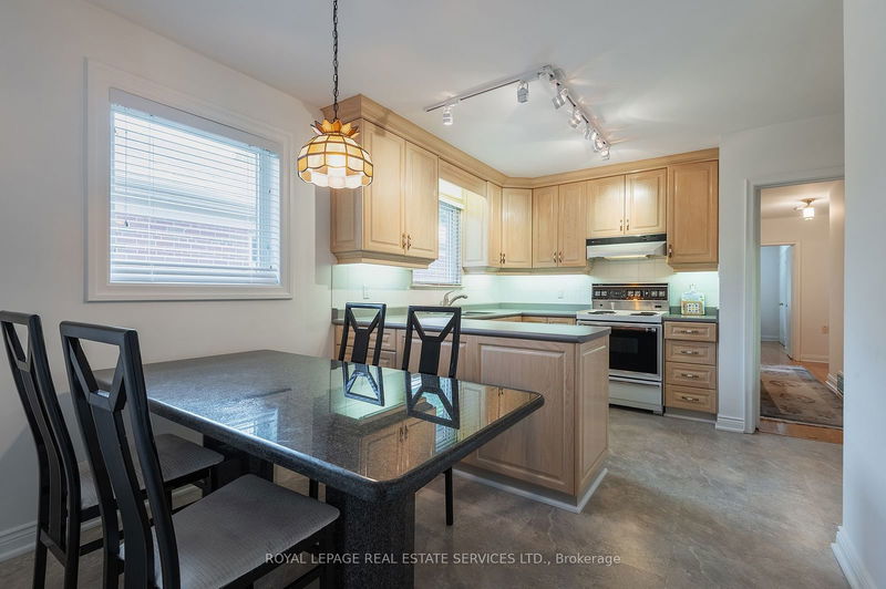 173 Betty Ann Dr  Toronto, M2N 1X5 | Image 15