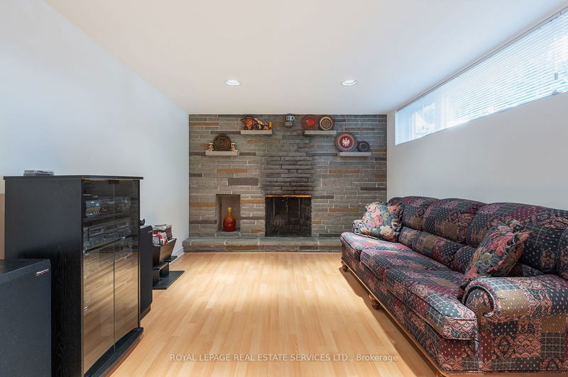 173 Betty Ann Dr  Toronto, M2N 1X5 | Image 22