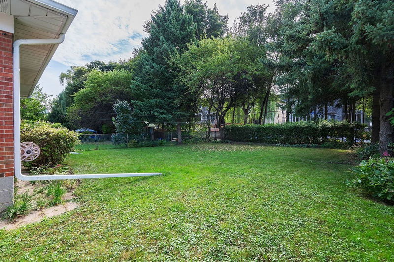 173 Betty Ann Dr  Toronto, M2N 1X5 | Image 39