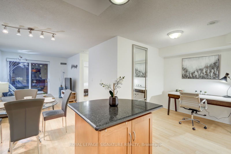 home for lease on 303-270 Wellington Street W