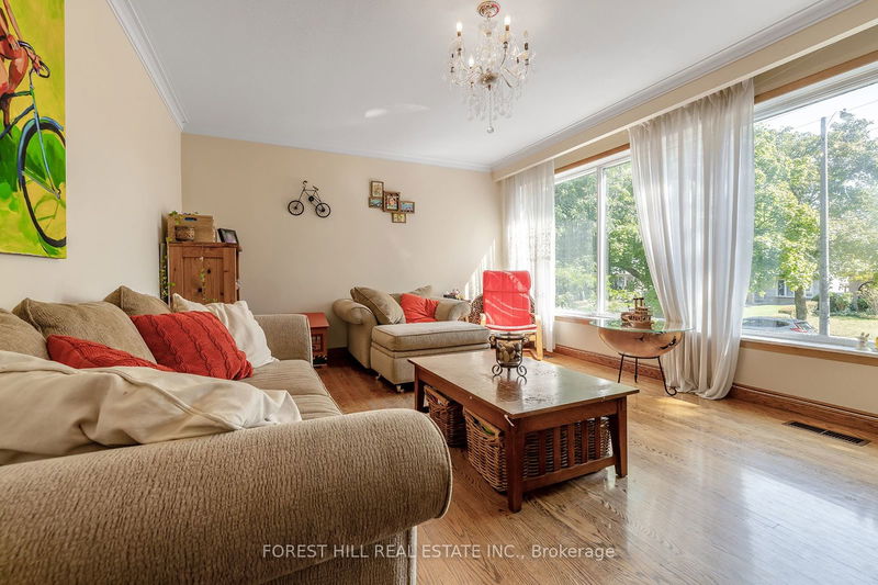 72 Charlton Blvd  Toronto, M2M 1B9 | Image 3