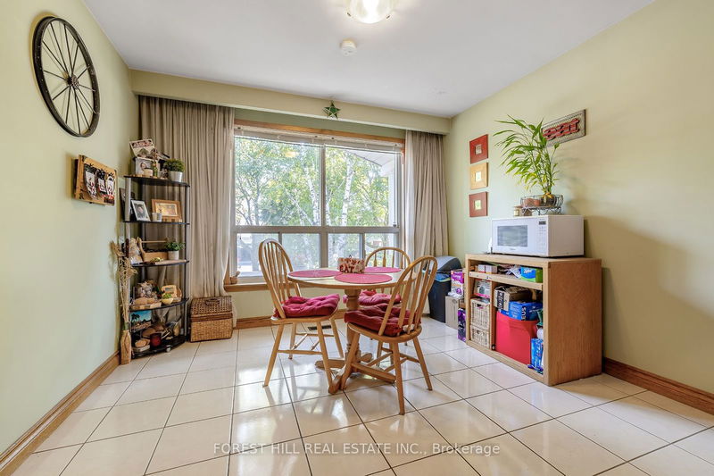 72 Charlton Blvd  Toronto, M2M 1B9 | Image 5