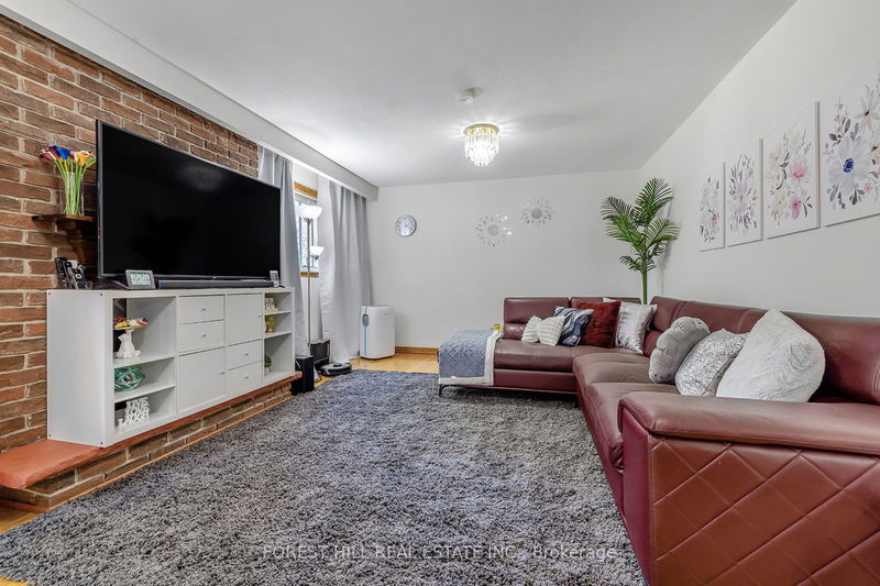 72 Charlton Blvd  Toronto, M2M 1B9 | Image 9