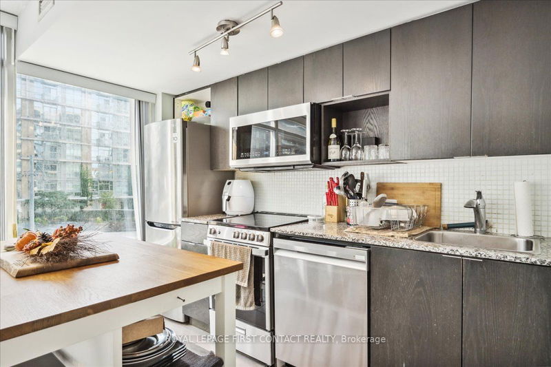  201 - 15 Brunel Crt  Toronto, M5V 3Y4 | Image 10