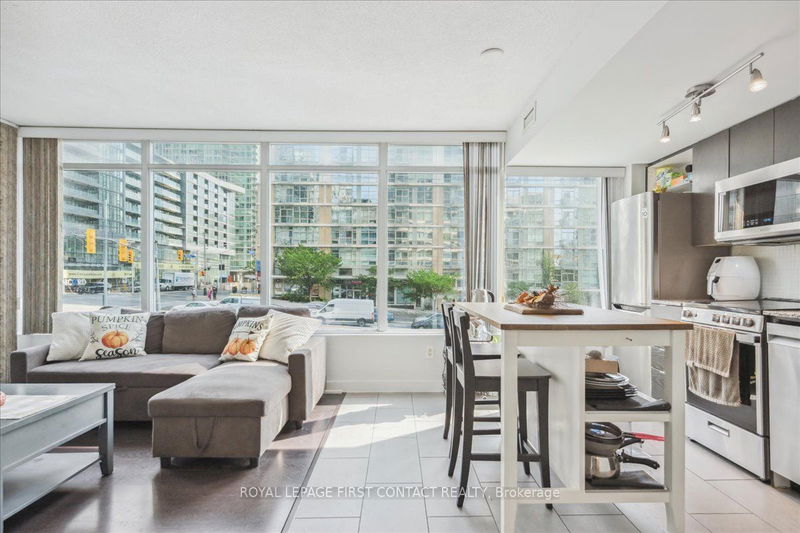  201 - 15 Brunel Crt  Toronto, M5V 3Y4 | Image 6