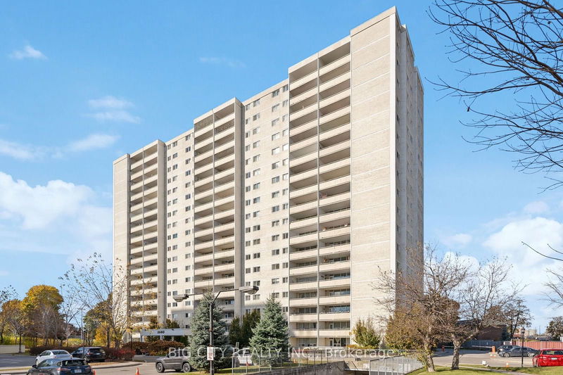 home for lease on 906-1360 York Mills Road
