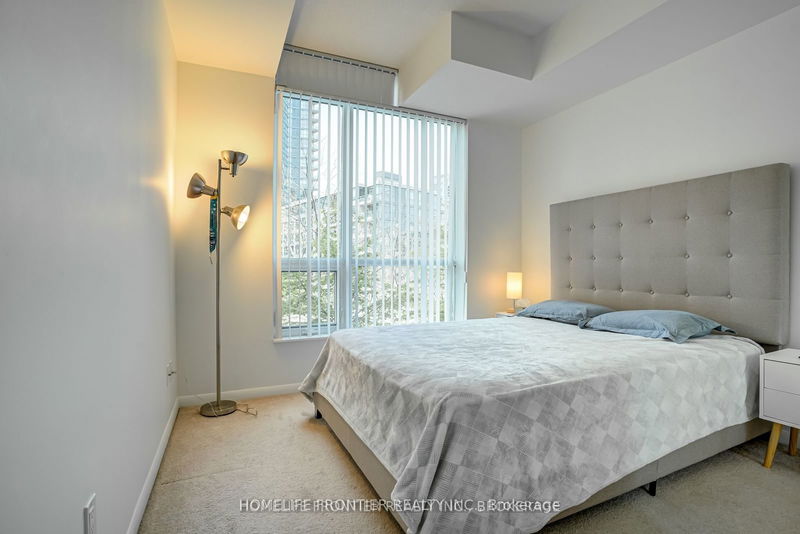  383 - 209 Fort York Blvd  Toronto, M5V 4A1 | Image 19