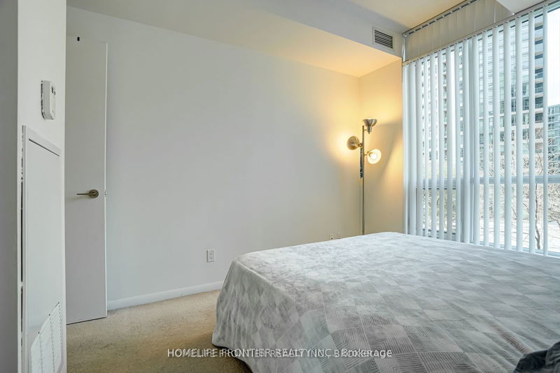  383 - 209 Fort York Blvd  Toronto, M5V 4A1 | Image 21